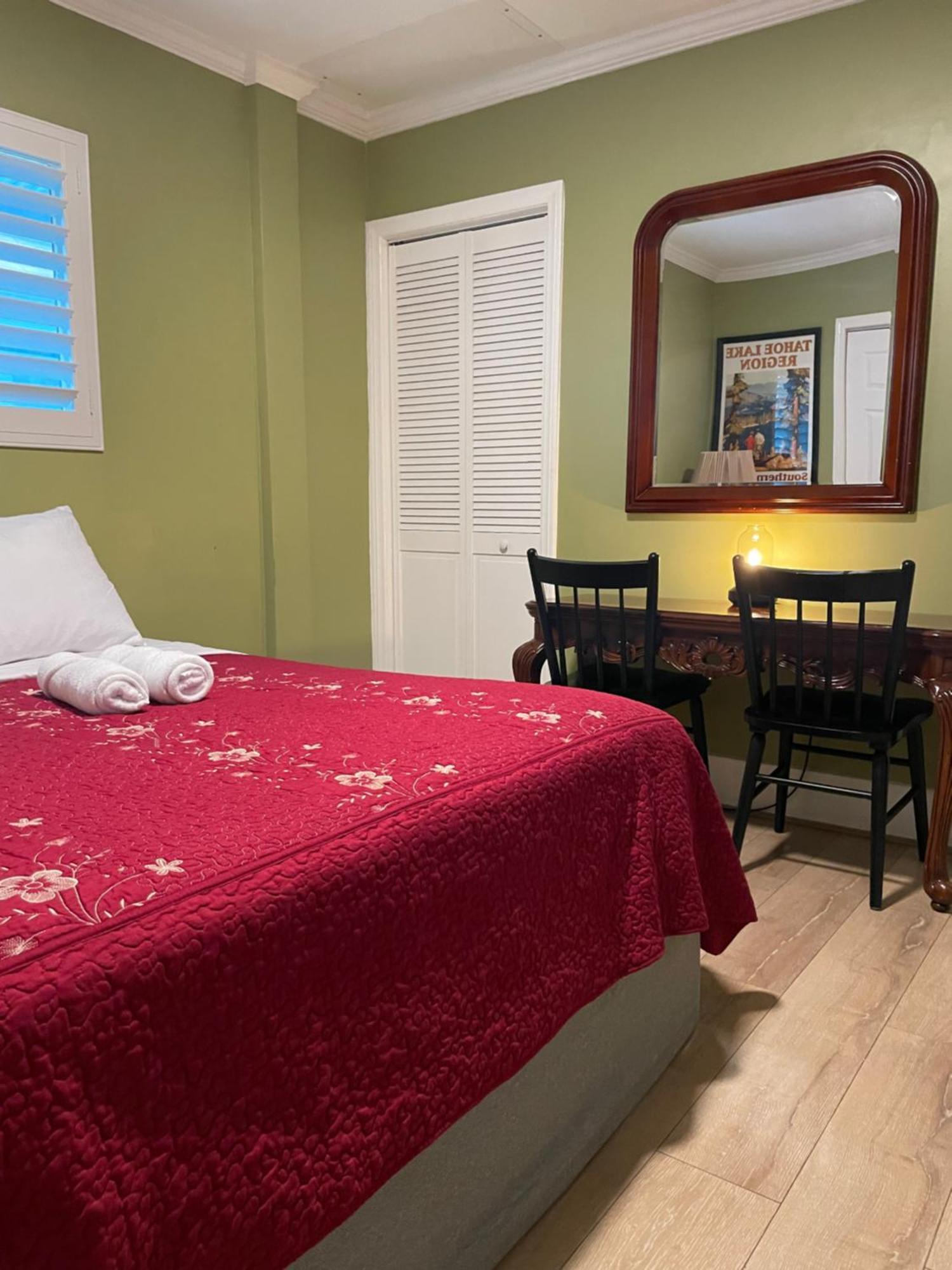 Accommodatie bij particulieren Private La Bedroom W Private Half-bathroom - Ac - Wifi - Private Fridge -smart Tv Los Angeles