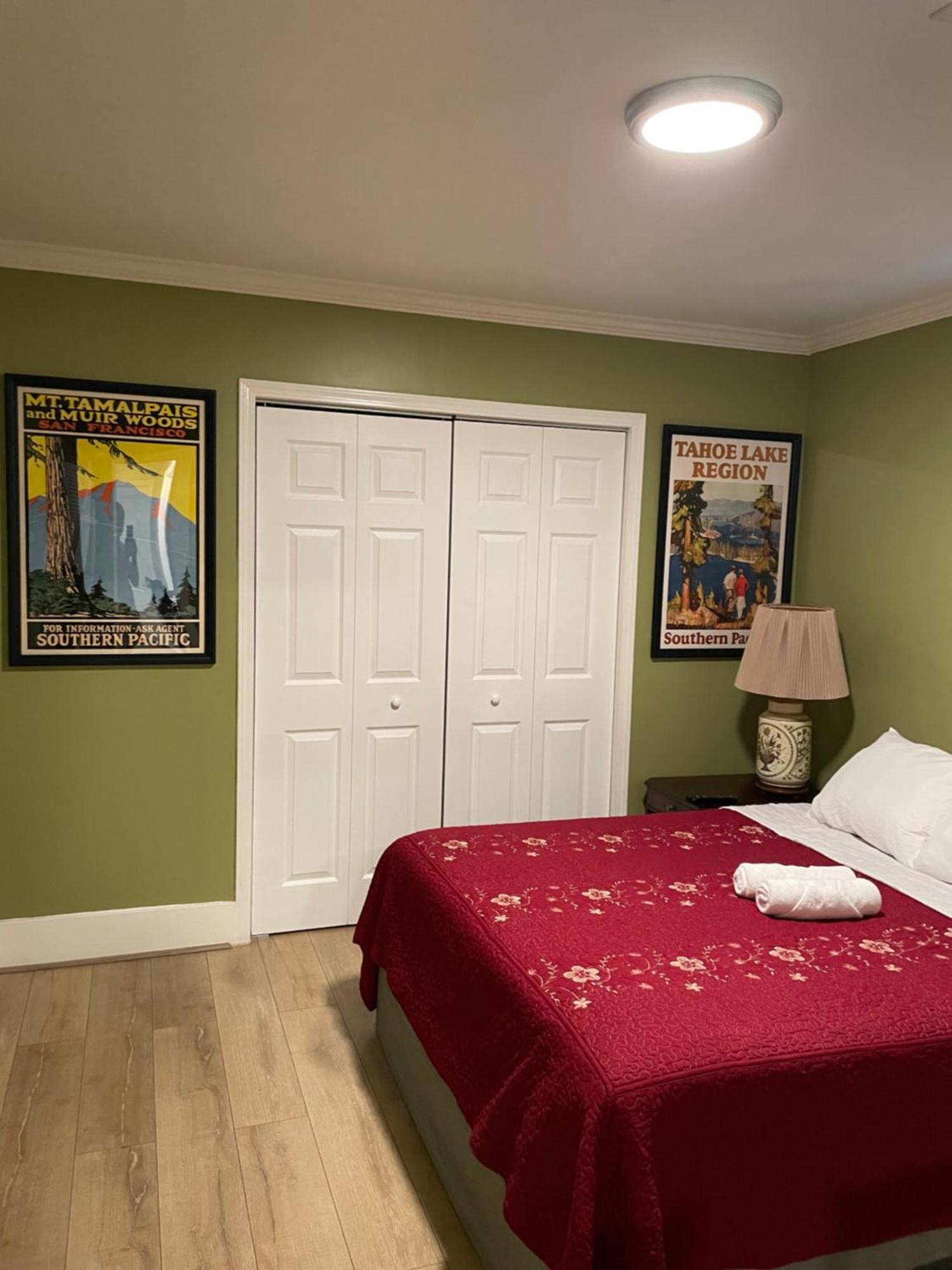 Accommodatie bij particulieren Private La Bedroom W Private Half-bathroom - Ac - Wifi - Private Fridge -smart Tv