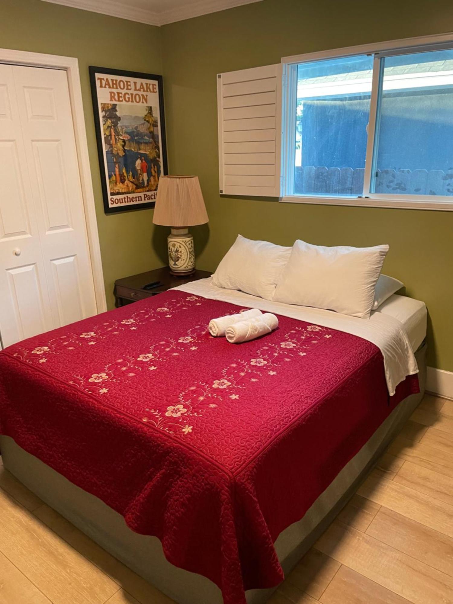 Private La Bedroom W Private Half-bathroom - Ac - Wifi - Private Fridge -smart Tv Accommodatie bij particulieren Los Angeles
